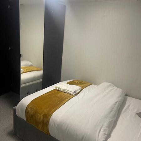 Beautiful En-Suite Bedroom Ipswich Buitenkant foto