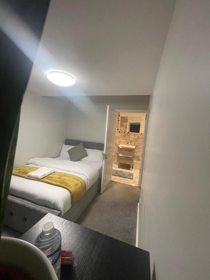 Beautiful En-Suite Bedroom Ipswich Buitenkant foto