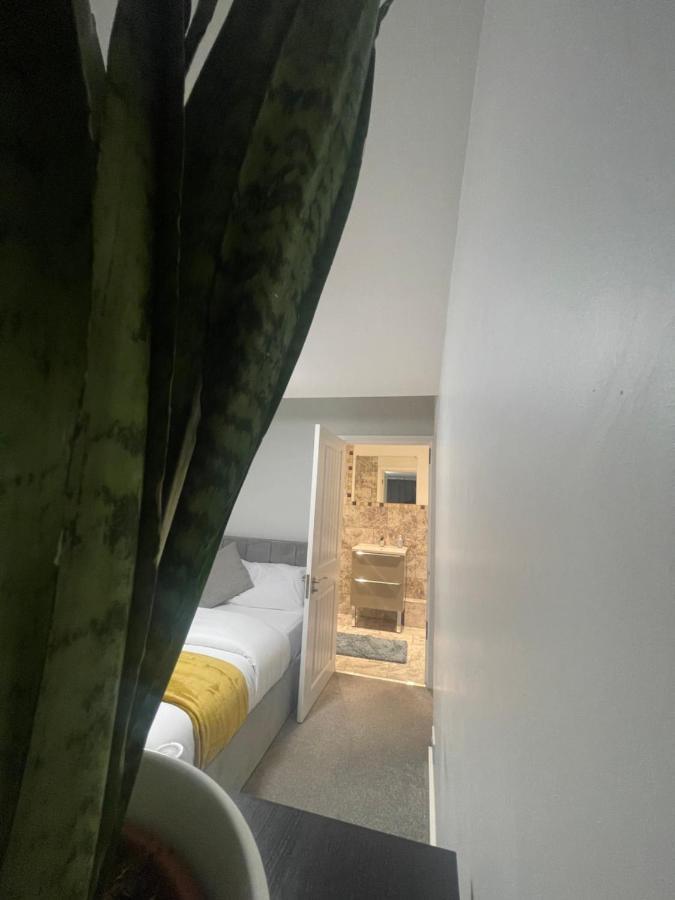 Beautiful En-Suite Bedroom Ipswich Buitenkant foto