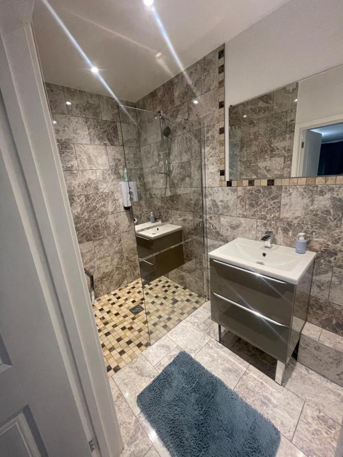 Beautiful En-Suite Bedroom Ipswich Buitenkant foto