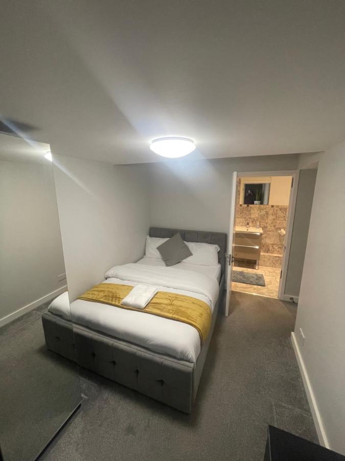 Beautiful En-Suite Bedroom Ipswich Buitenkant foto