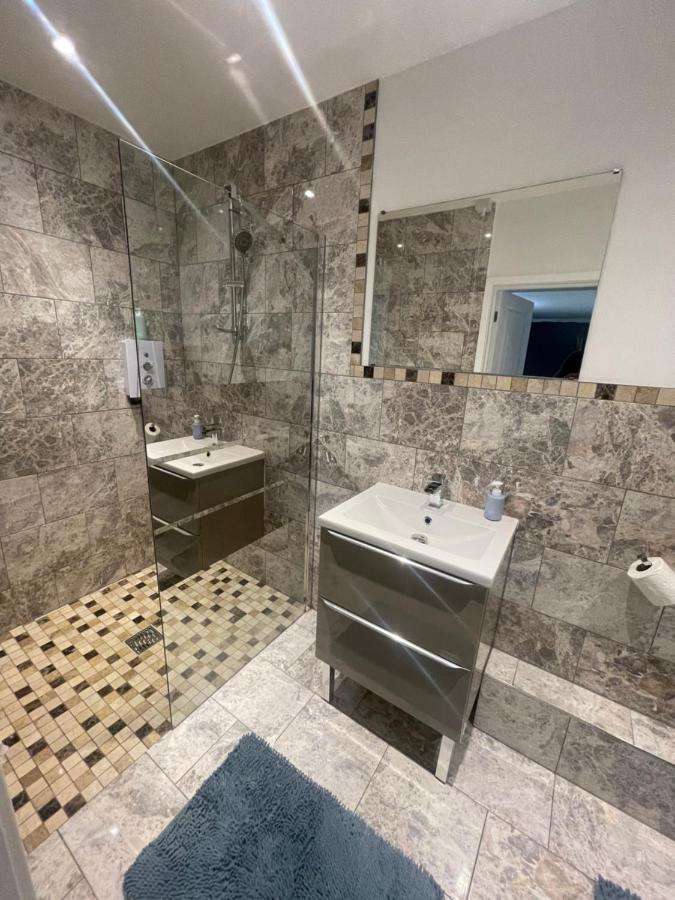 Beautiful En-Suite Bedroom Ipswich Buitenkant foto