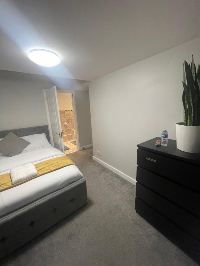 Beautiful En-Suite Bedroom Ipswich Buitenkant foto
